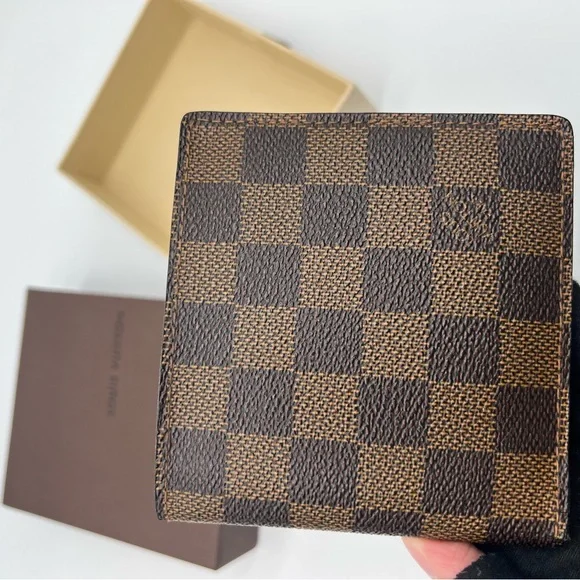 Louis Vuitton Damier Ebene Card Holder
